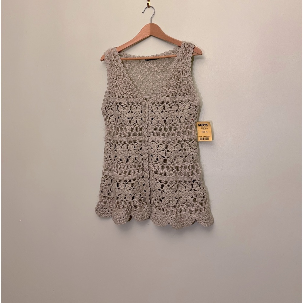 Merchant cardigan sweater women size XL, length 27 inches,